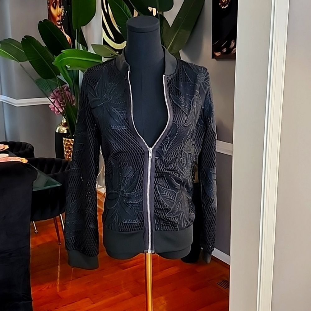 Tic toc black jacket sz medium